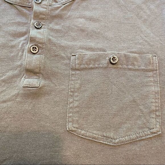 Duluth Trading Co Gray 3 Button Short Sleeve Shirt - Picture 4 of 8
